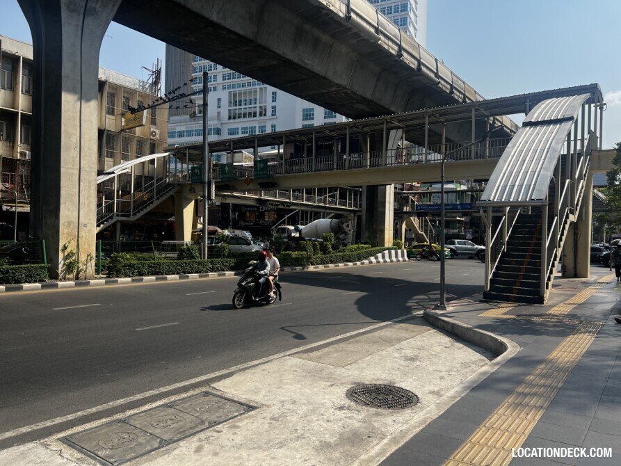 Saphan Khwai Intersection Bridge - Bangkok, Thailand Filming Location