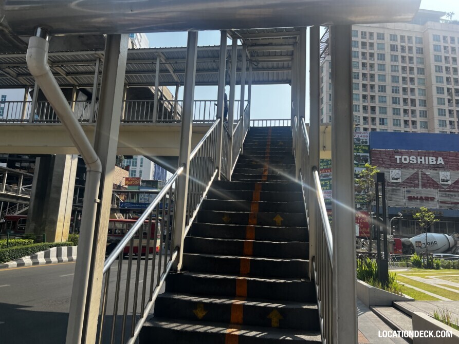 Saphan Khwai Intersection Bridge - Bangkok, Thailand Filming Location