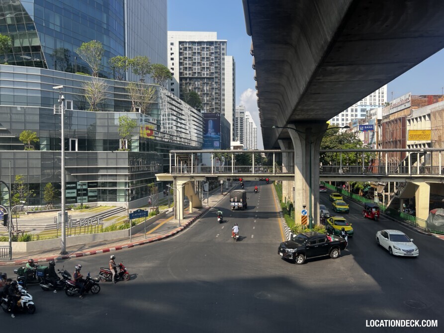 Saphan Khwai Intersection Bridge - Bangkok, Thailand Filming Location