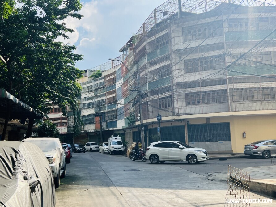 Chalem Ket Soi 4 - Bangkok, Thailand Filming Location