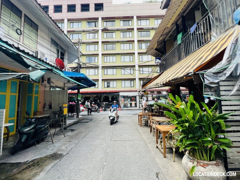 Soi Samsen - Bangkok, Thailand Filming Location