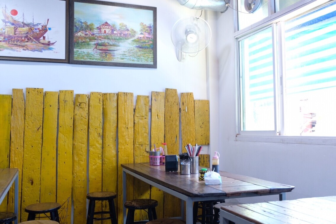 Sri Lueng Pochana Chicken Rice - Bangkok, Thailand Filming Location