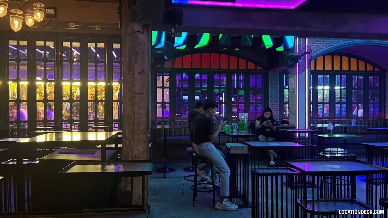 Tha Chang Club - Bangkok, Thailand Filming Location