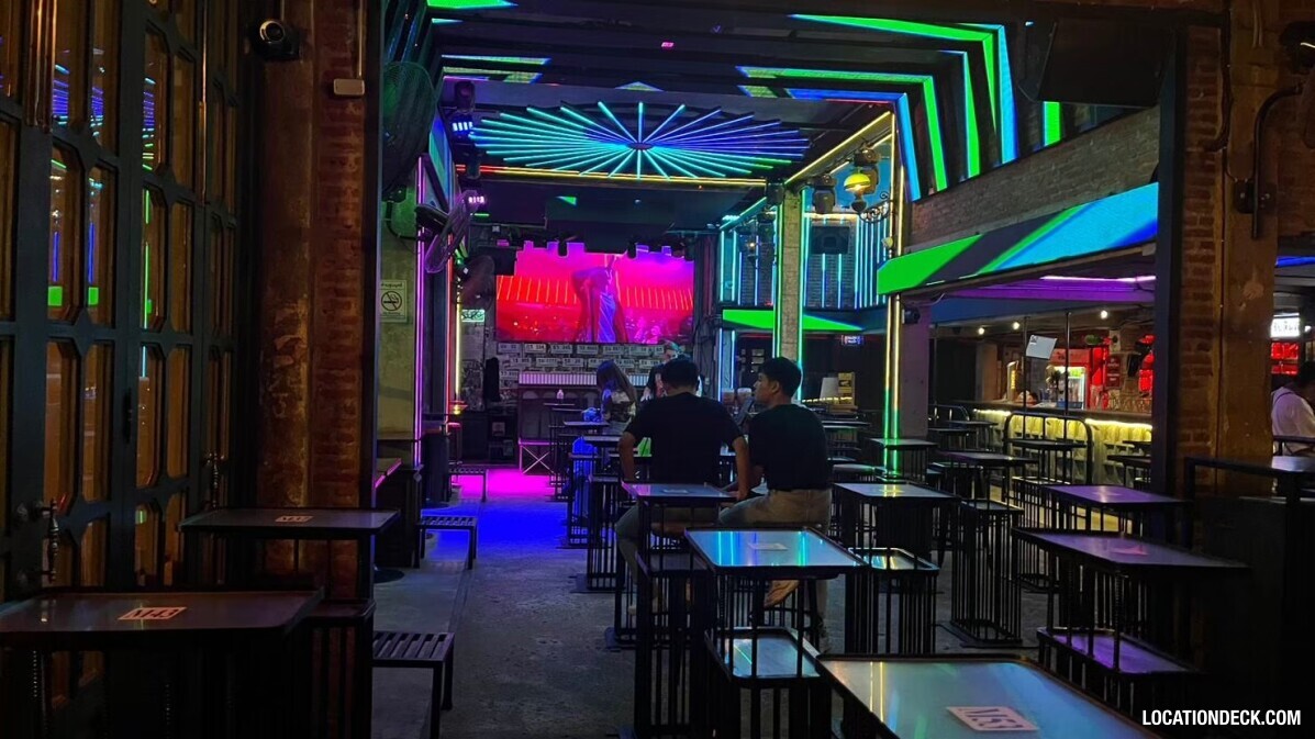 Tha Chang Club - Bangkok, Thailand Filming Location